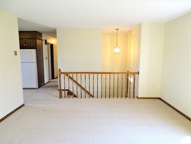 Building Photo - 355 E Mount Airy Rd