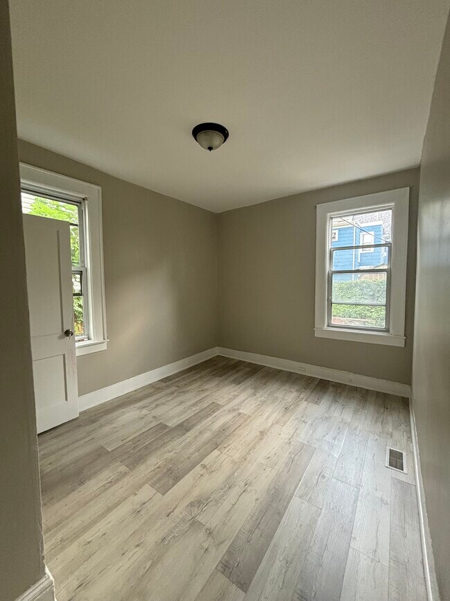 Building Photo - 203 Renner Ave