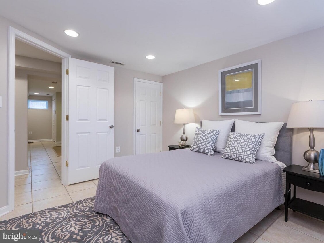 Foto principal - 318 Farragut St NW