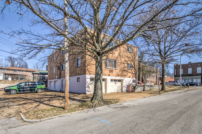 Building Photo - 4341 Morganford Rd