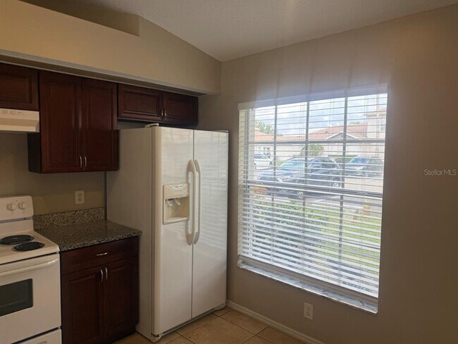 Building Photo - 14557 Laguna Beach Cir