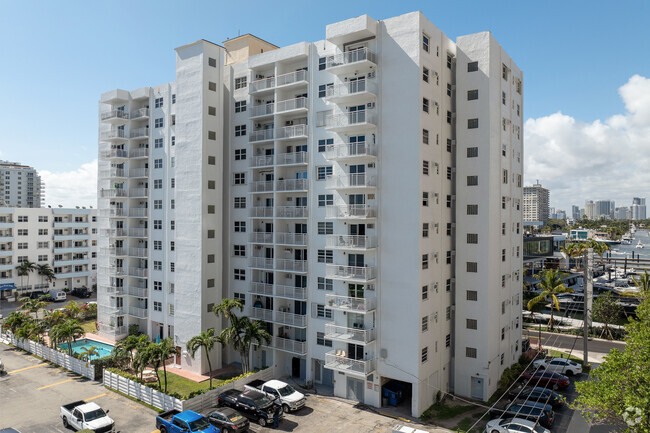 Building Photo - Leisure Beach Condominiums