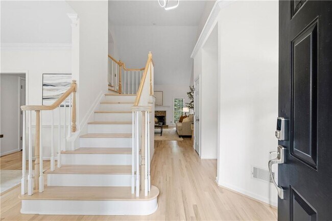 Building Photo - 2530 Wellsley Ln