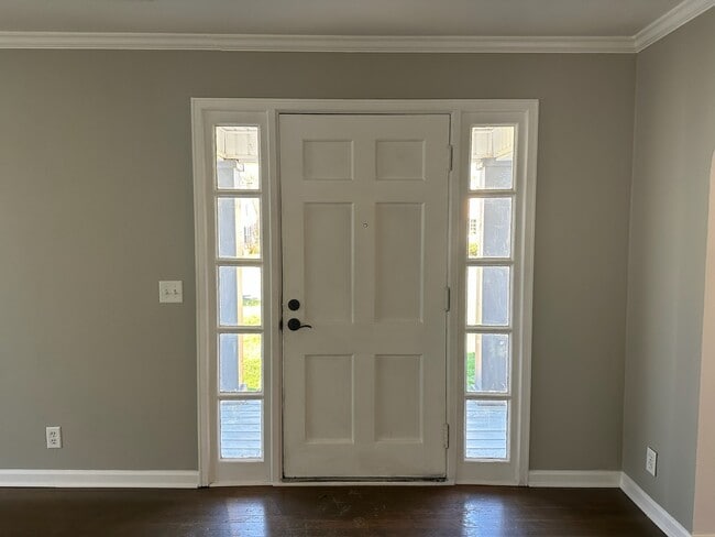 Building Photo - 204 Haney Dr