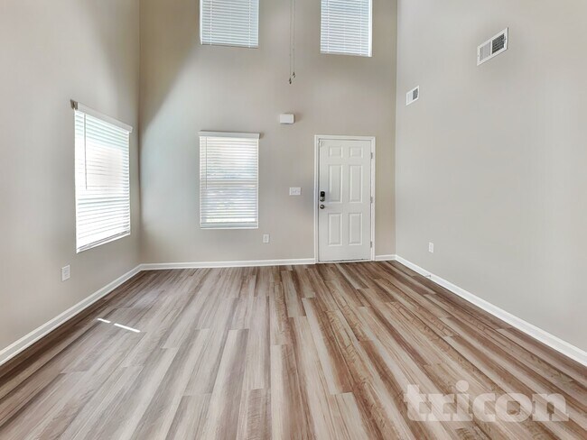 Foto del edificio - 76 Fairview Way