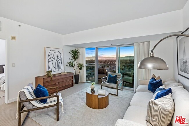 Foto del edificio - 13700 Marina Pointe Dr