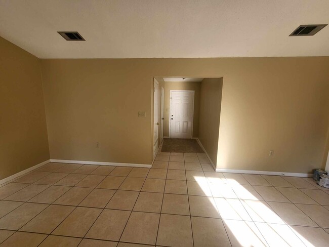 Building Photo - 2108 Calle De Castelar