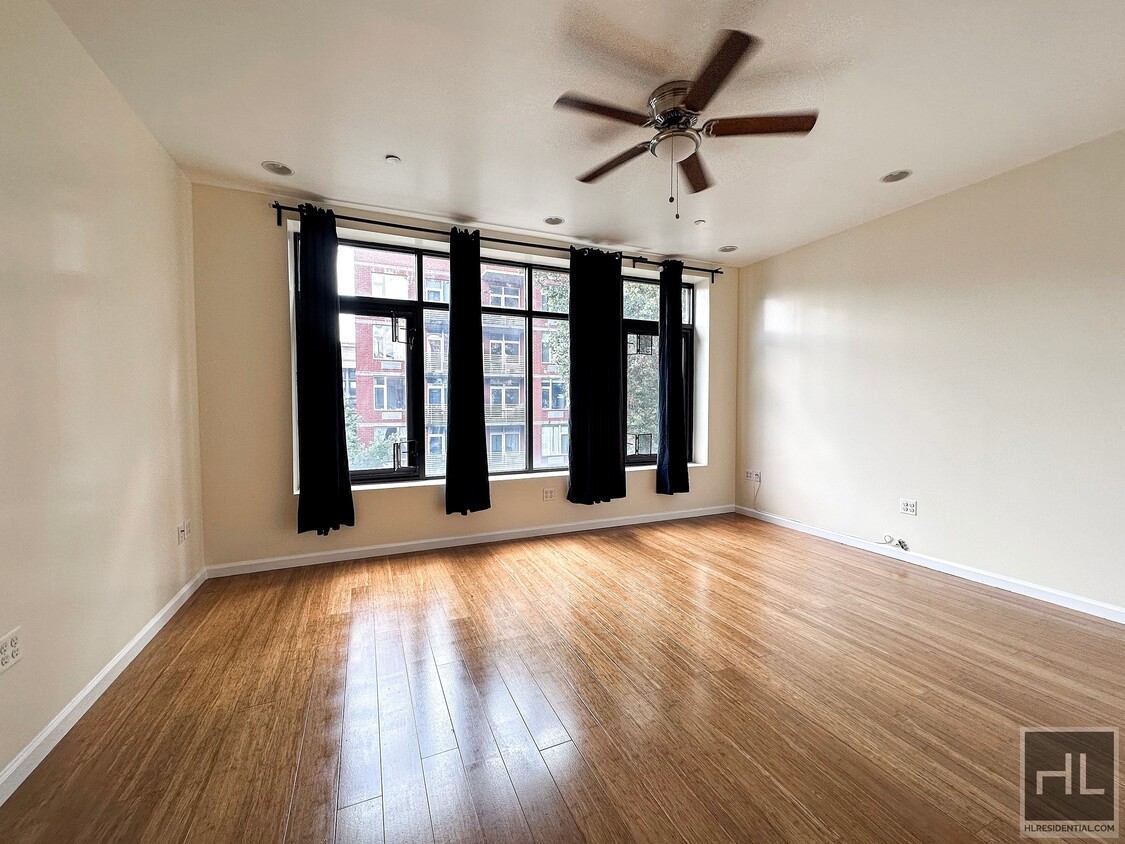 Foto principal - EAST 111 STREET