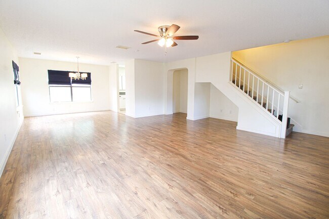 Foto del edificio - 8118 Chestnut Manor Dr