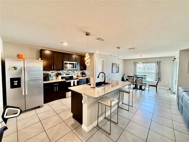 Foto del edificio - 16762 Parker River St