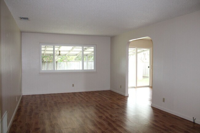 Building Photo - PENDING 2733 Sargent Ave, San Pablo, CA 94806
