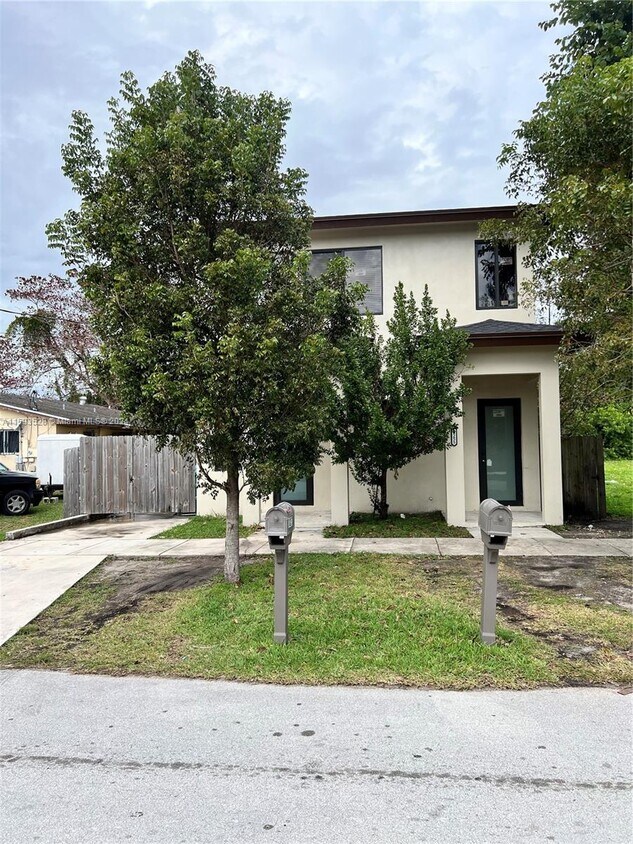 Foto principal - 10255 SW 178th St