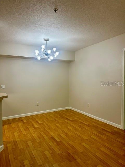 Foto del edificio - 725 Crest Pines Dr