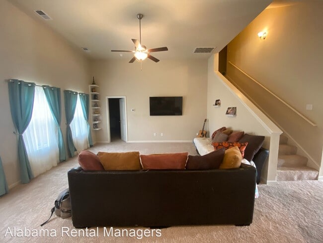 Building Photo - 4 br, 3.5 bath House - 405 Farmhouse Lane
