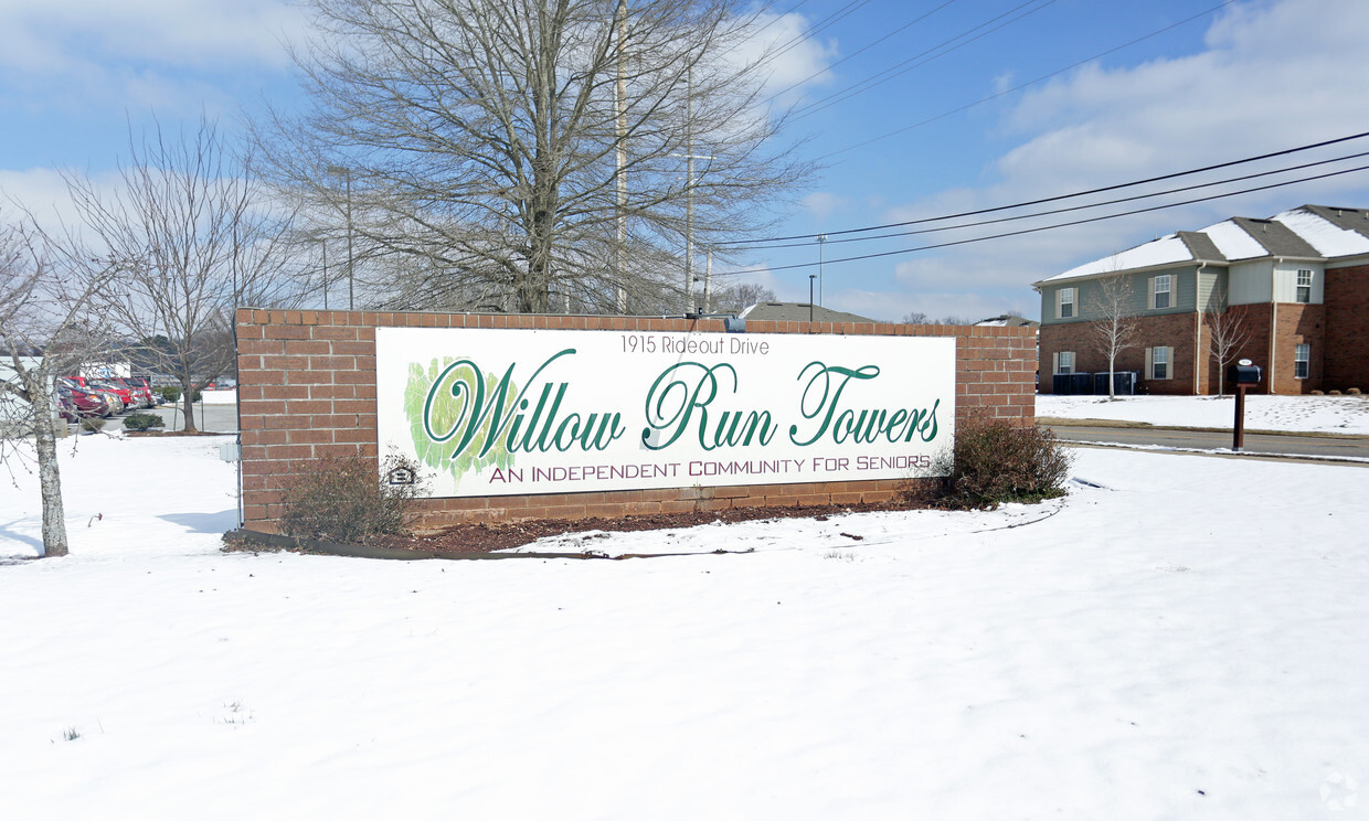 Building Photo - Willow Run Towers