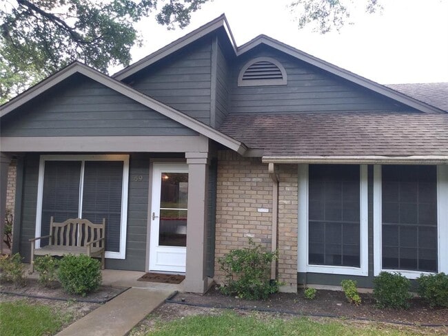 Building Photo - 1015 E Yager Ln