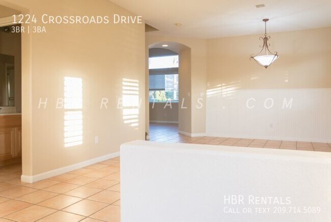 Foto del edificio - 1224 Crossroads Dr