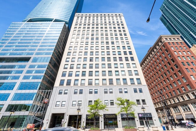 Building Photo - 910 S Michigan Ave