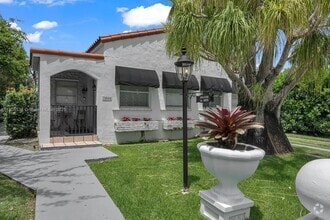Building Photo - 1046 SW 13th Ct