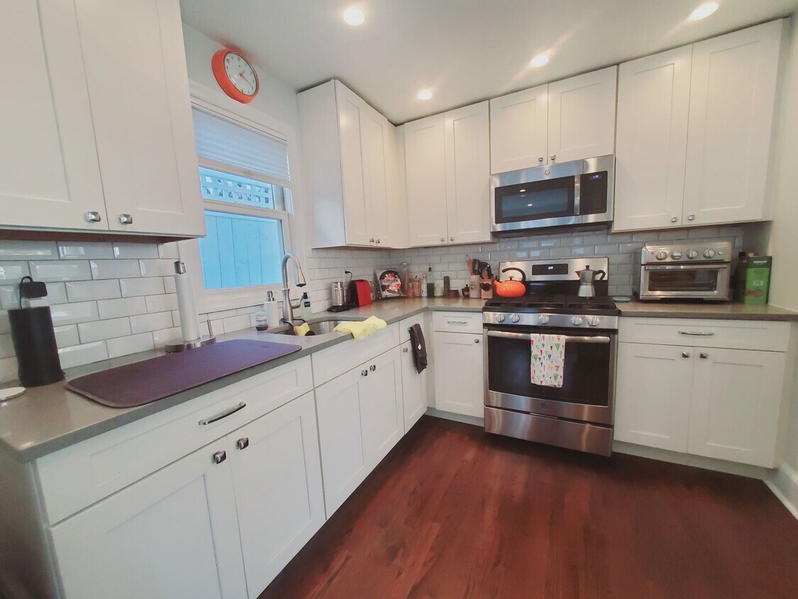 Photo - 29 Lexington Avenue Apt #2, Greenwich, CT 06830 - 2 BR 2.5 BA townhouse