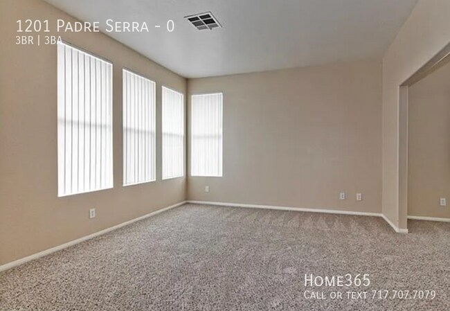 Foto del edificio - Check out this 3 Bedroom 2.5 Bath. 4th bed...