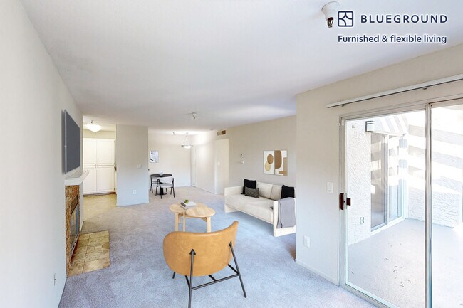 Foto del edificio - 121 Roble Rd