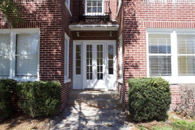 Building Photo - 2047 Forbes St