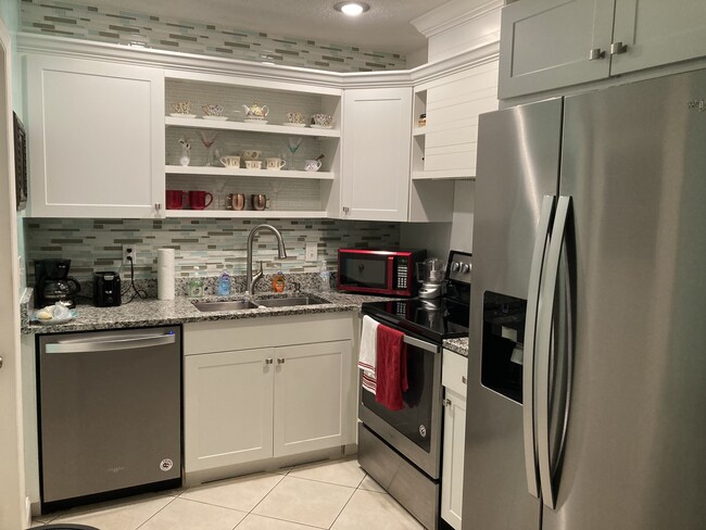 Building Photo - 1322 New Bedford Dr