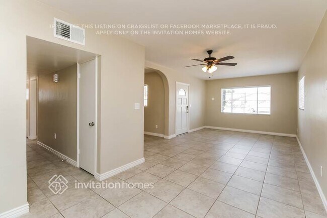 Foto del edificio - 1649 E 1st St