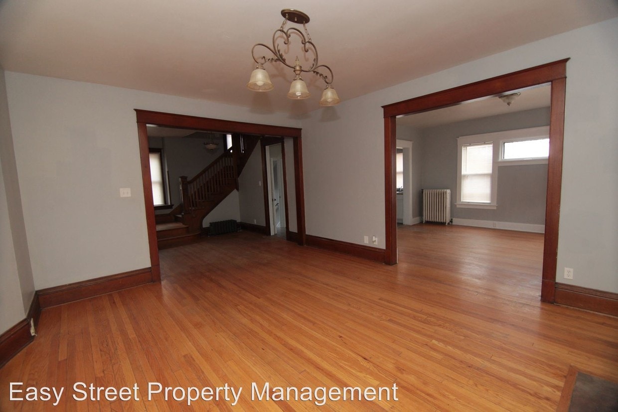 2515 7th Ave, Moline, IL 61265 - House Rental in Moline, IL ...