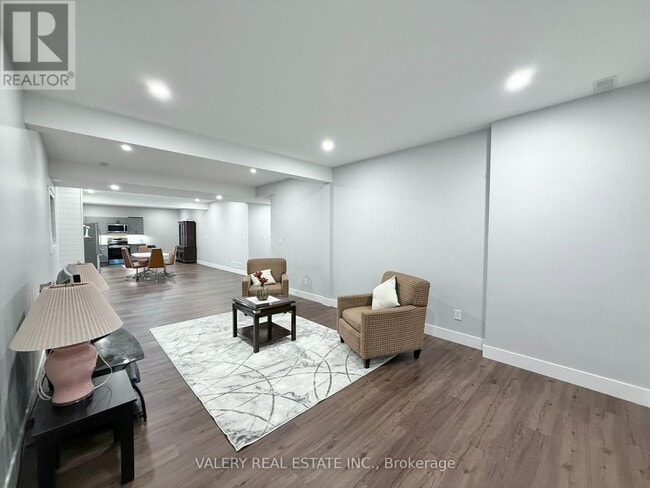 Building Photo - 1872 Longfellow Ave