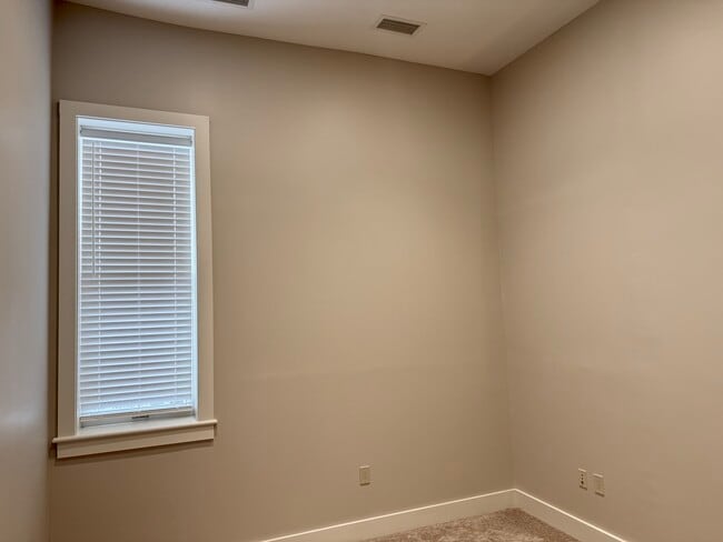 Bedroom - 414 State St