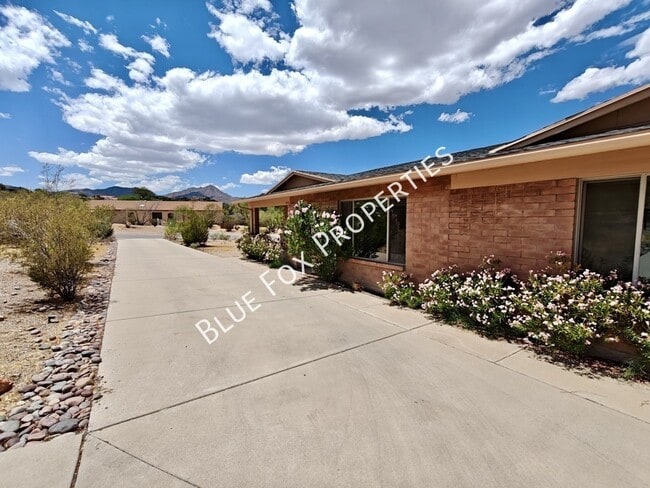 Building Photo - 5440 W Placita De La Promesa