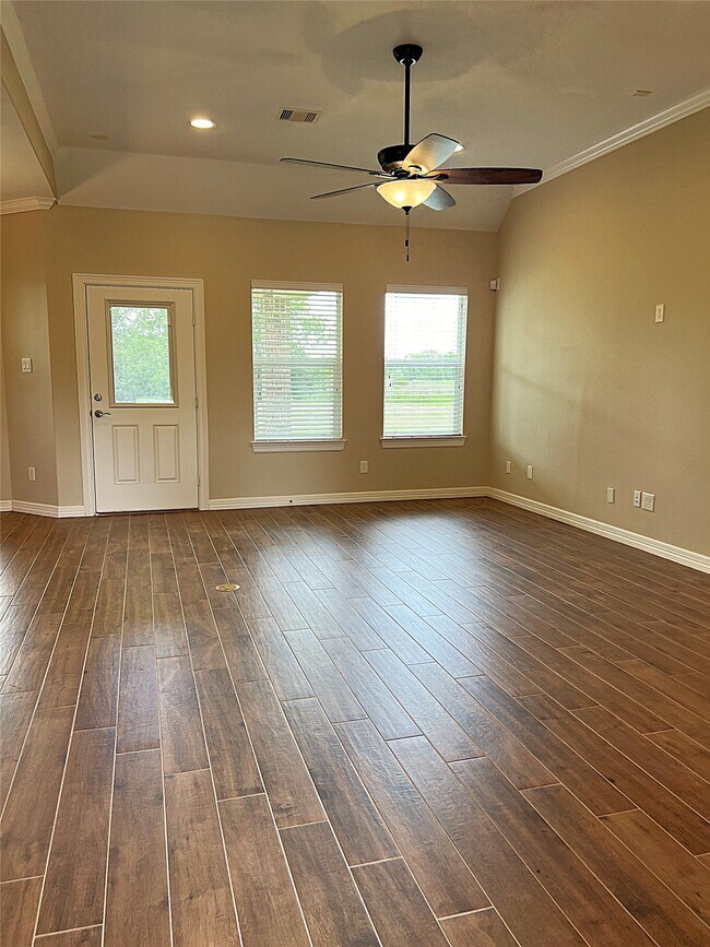 Foto del edificio - 9723 Highland Pointe Dr