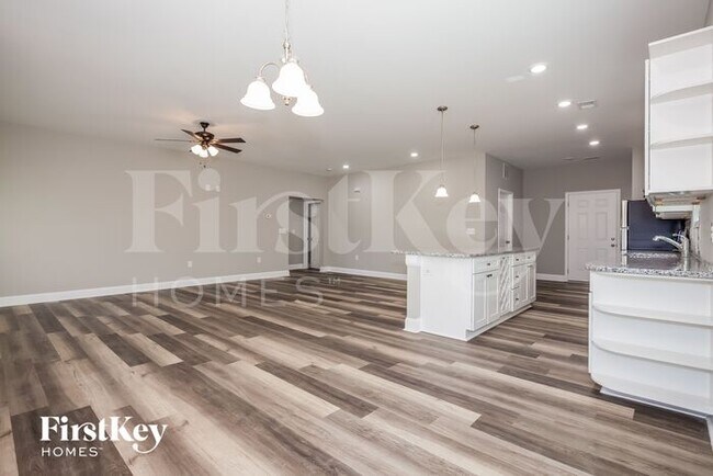 Foto del edificio - 5055 Tuckaseegee Rd