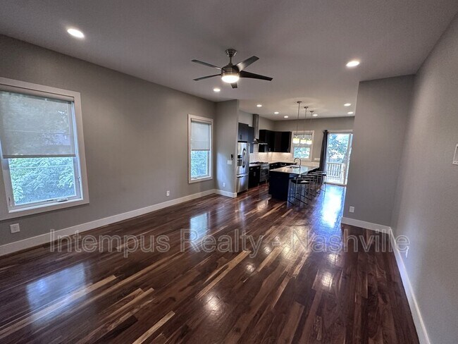 Foto del edificio - 929 13th Ave S