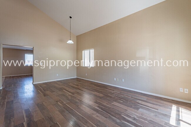 Building Photo - 5914 S 240th Dr