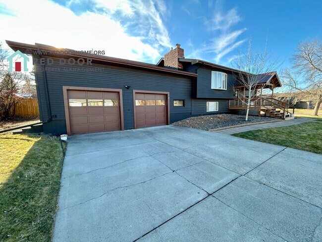 Foto del edificio - Spacious 4-Bedroom Home in Desirable Fox Farm Neighborhood