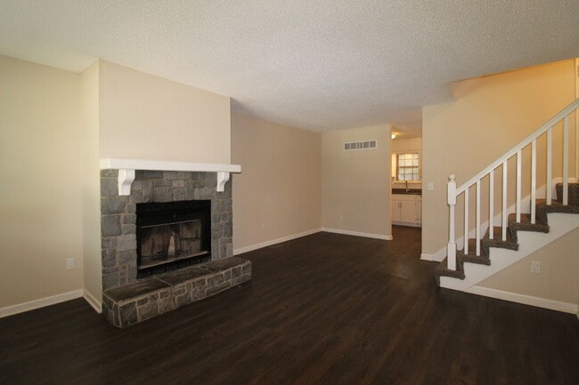 Foto del edificio - Updated 3 Bedroom 2 Bath Duplex in Olathe