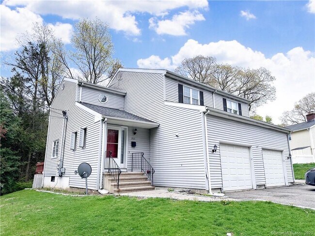 Foto del edificio - 203 Capewell Ave