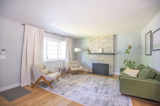 Foto del edificio - SE Portland 3 Bedroom Home with Amazing Ou...