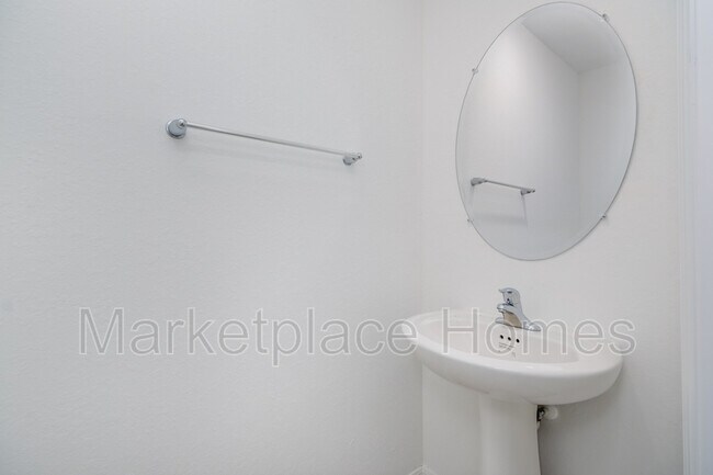 Building Photo - 3059 Riverfield Rd