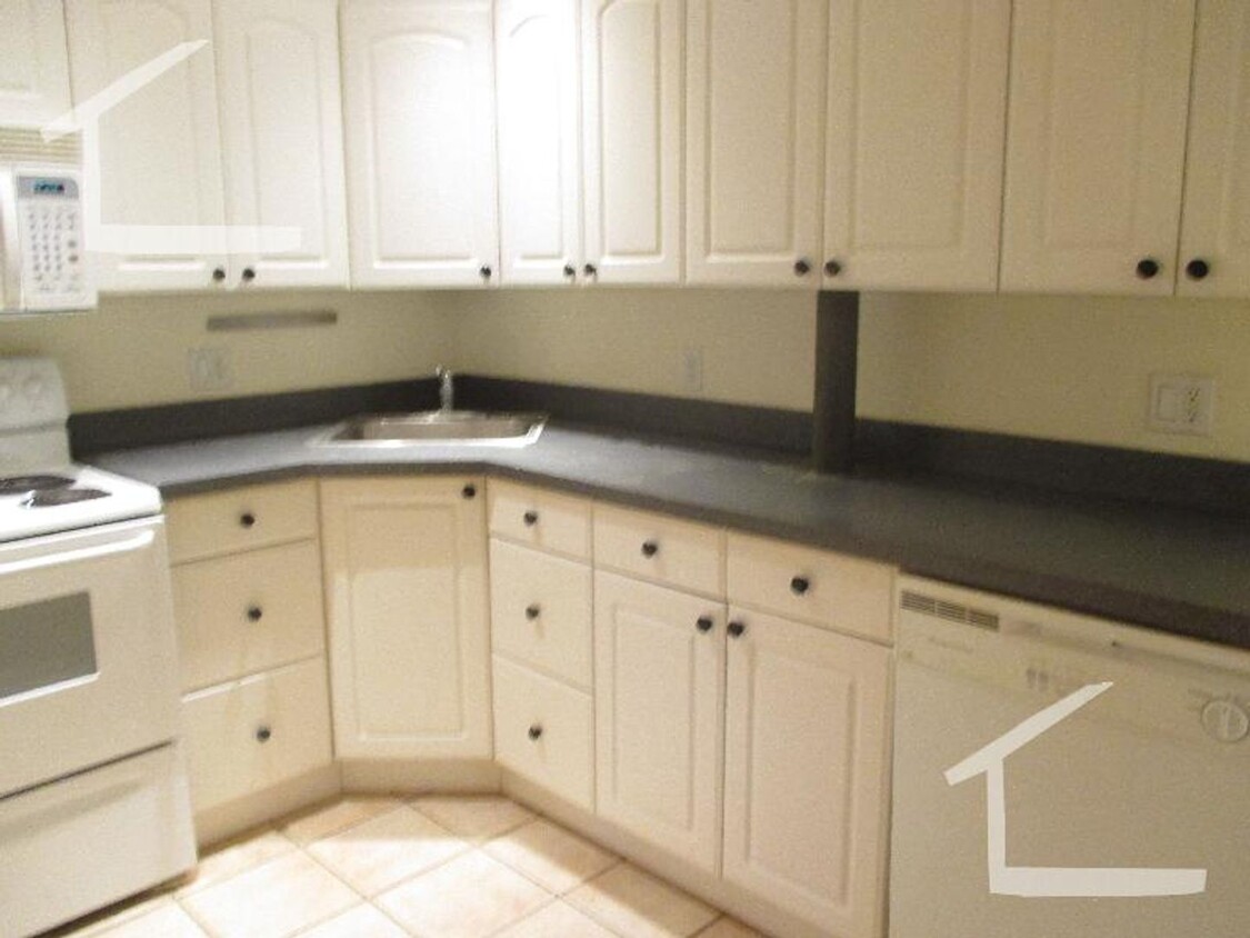 Primary Photo - 3 Bed. 2 Full Baths. in Brookline, Steps f...