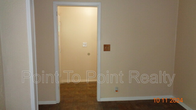 Foto del edificio - 1611 W 13th St