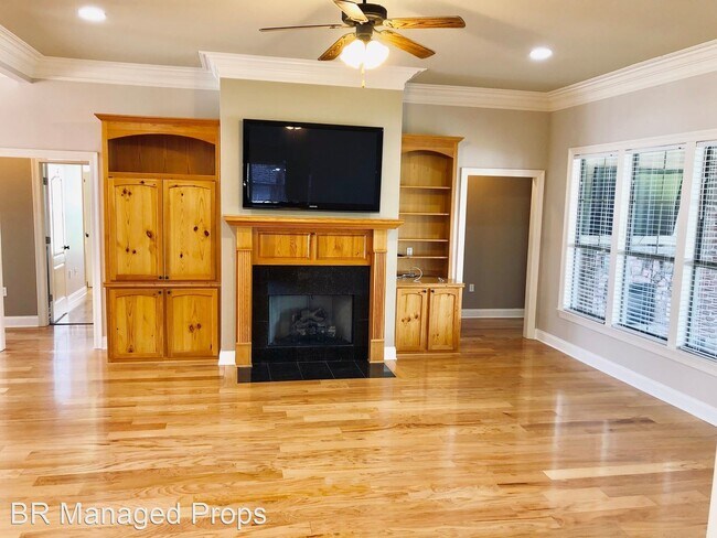 Foto del edificio - 11384 River Highlands Dr