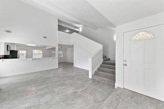 Building Photo - 11927 Swan Creek Dr