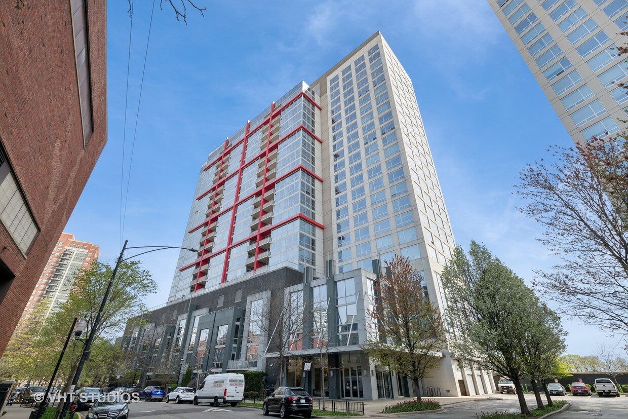 Foto principal - 1841 S Calumet Ave