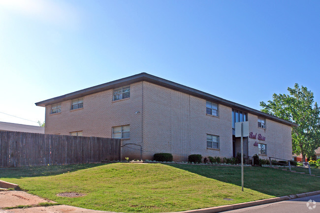Foto del edificio - Red Rose II Apartments