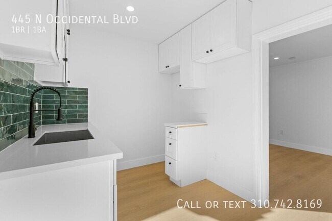 Foto del edificio - 445 Occidental Blvd