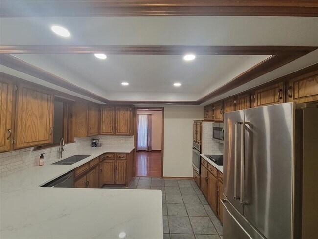 Building Photo - 10417 Falcon Pl